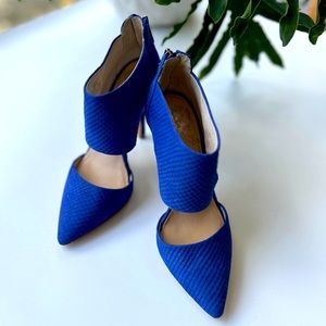Vince Camuto Blue Heel shoes size:5 Used.